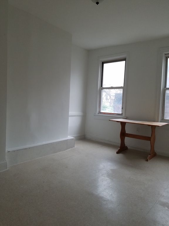 Foto principal - 3001 Webster Ave