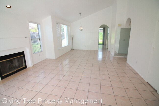 Building Photo - 3 br, 2 bath House - 3670 La Mirada Dr.