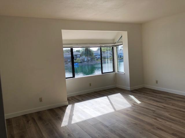 Foto del edificio - 833 Columba Ln