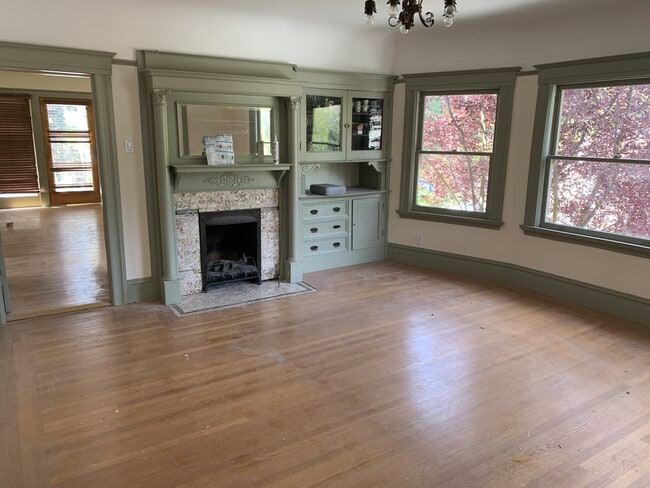 Building Photo - 1308 Oxford St