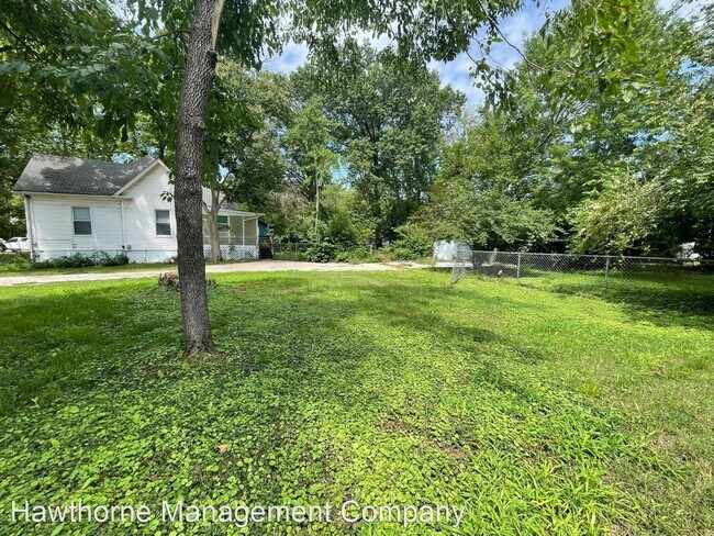 Building Photo - 2 br, 1 bath House - 102 West Boulevard, N...