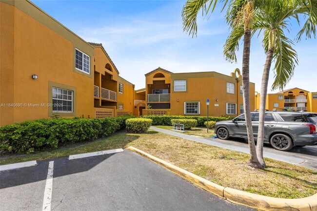 Foto del edificio - 9741 Fontainebleau Blvd