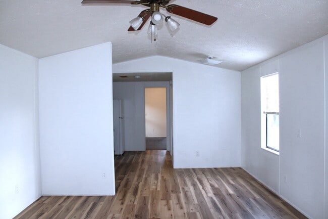 Building Photo - 5954 Skokie Rd