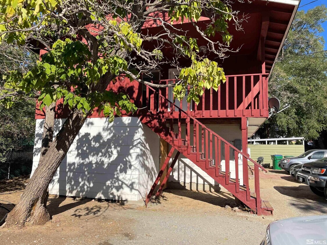 Primary Photo - 2735 Lakeside Dr