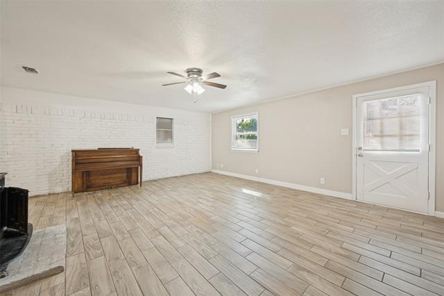 Building Photo - 213 Dorris Dr
