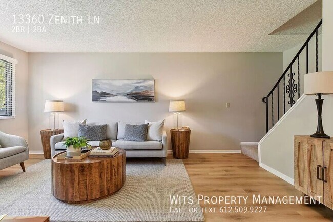 Building Photo - Fantastic 2 Bedroom, 1.5 Bathroom Townhouse