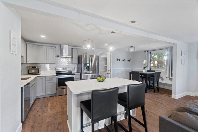 Building Photo - 1508 Garrow Cir