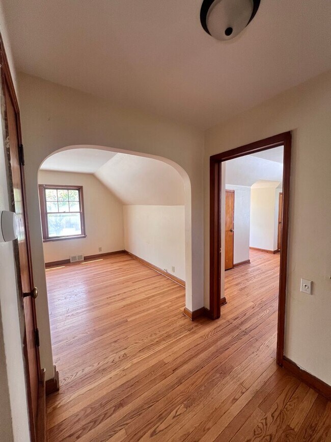 Building Photo - 5864 N 42nd St