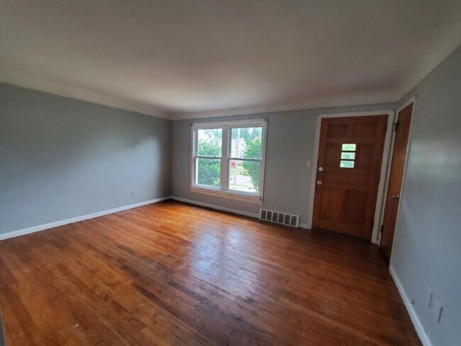 Foto del edificio - 16108 Edgewood Ave