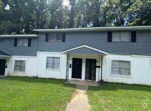 Building Photo - 4053 Log Cabin Dr