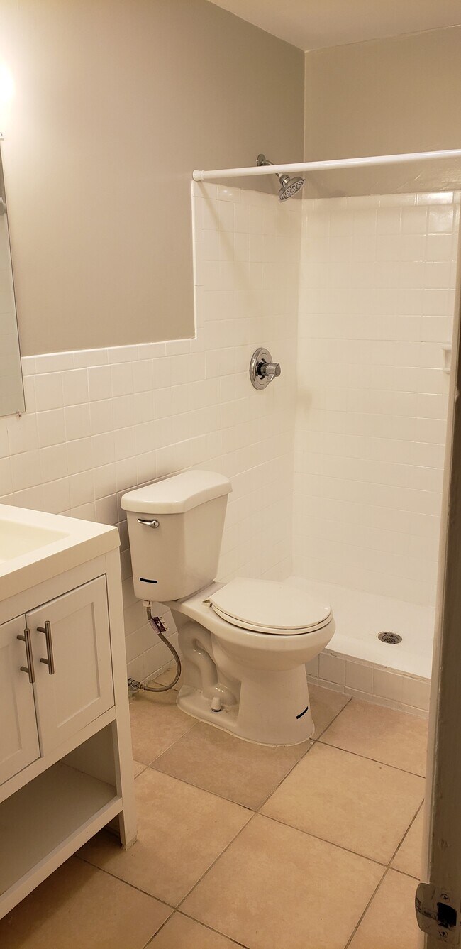 Foto del edificio - 5704 NW 28th St