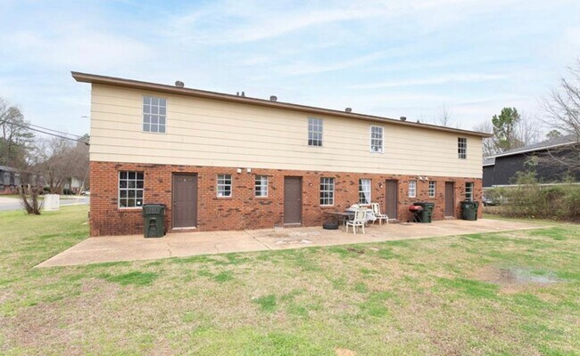 Photo - 1914 E 48th St Apartment