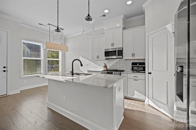 Building Photo - 5938 Ardrey Kell Rd