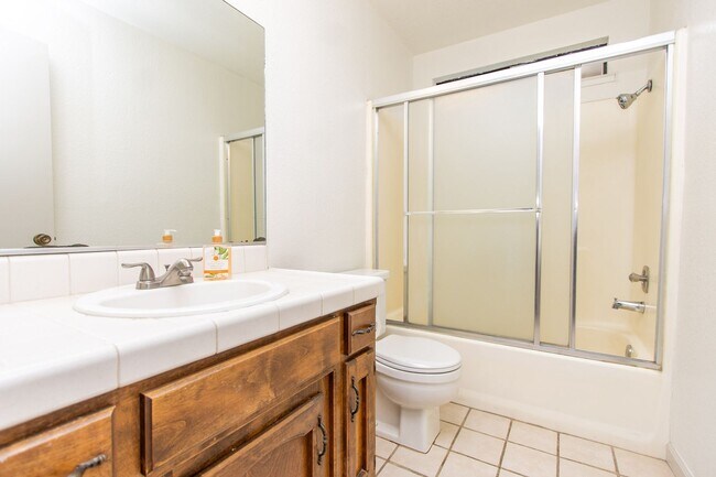 Foto del edificio - 3 Bedroom 2 bath!