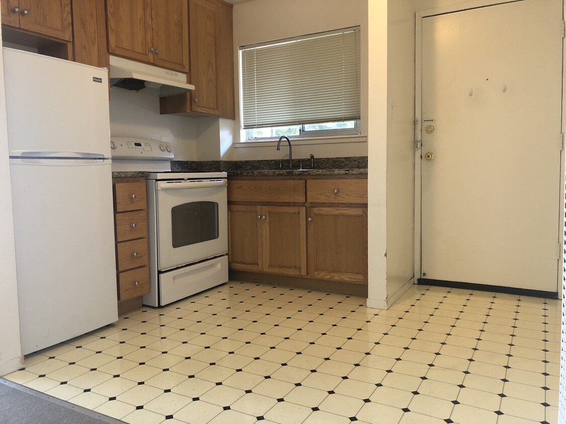 Primary Photo - 675 Fell St