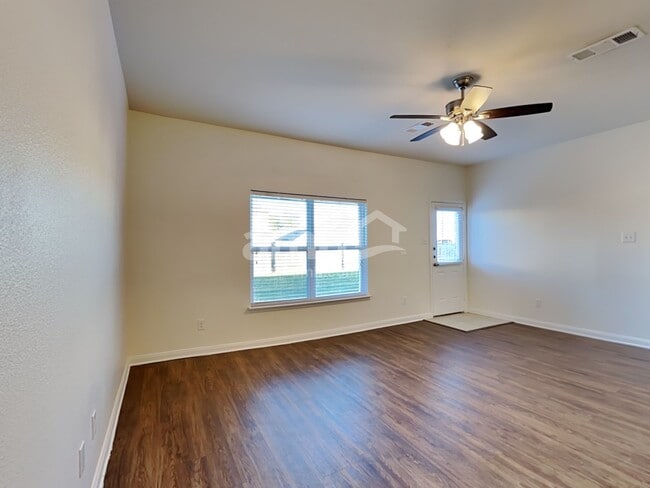 Building Photo - 1710 Hot Springs Way