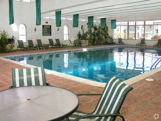 Piscina de interior - The Ventana at Colorado Station