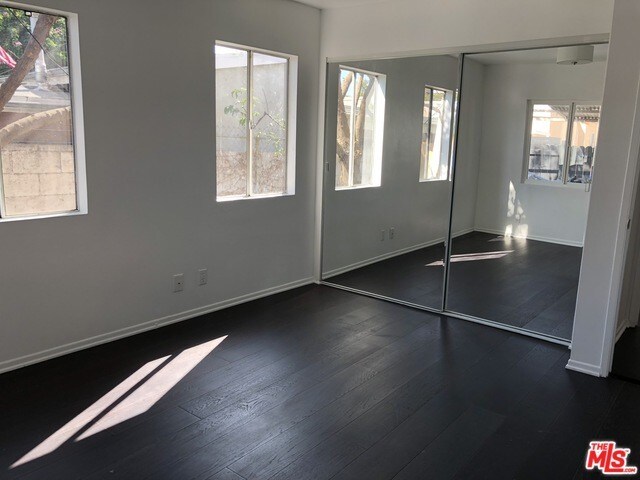 Foto del edificio - 719 N Formosa Ave