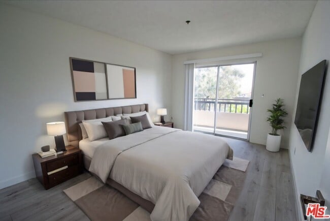 1/1 Renovated - 3344 Castle Heights Ave