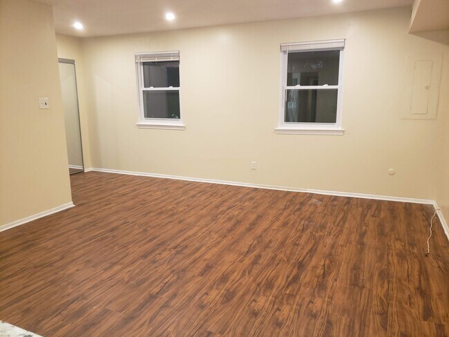 Sala de estar - 1115 Thomas Rd