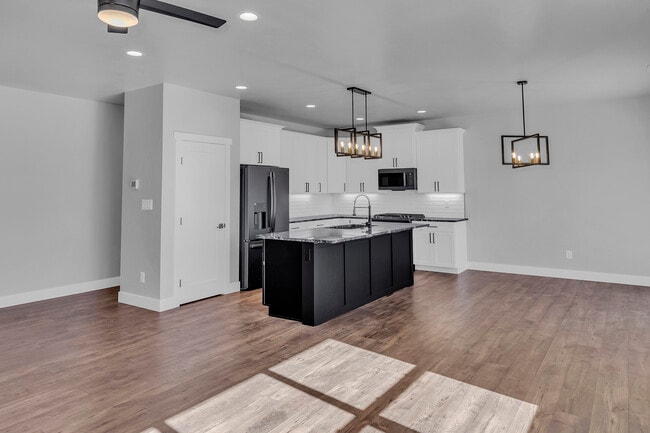 Foto del edificio - 681-628 28 Rd