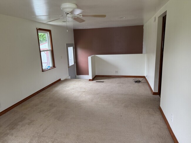 Foto del edificio - 403 Rose Ln
