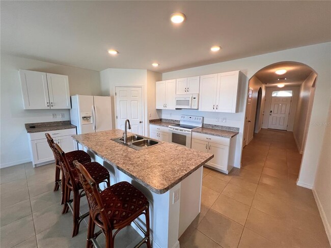 Foto del edificio - 7053 Waterford Pkwy