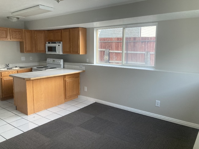 Building Photo - 416 S 600 E