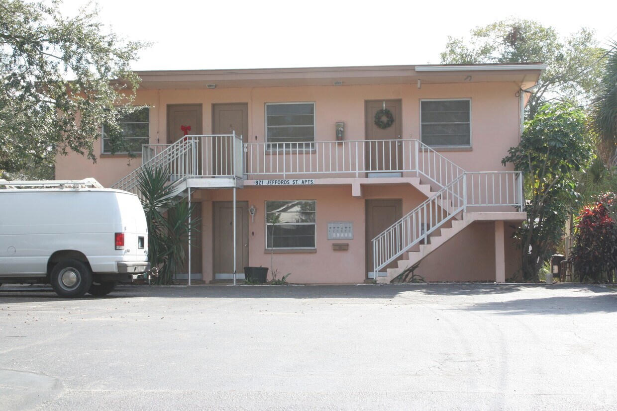 Primary Photo - 821 Jeffords St