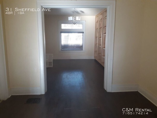 Building Photo - 4 Bedroom Single Family Home