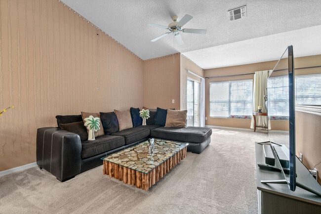 Building Photo - 10354 Fox Trail Rd S