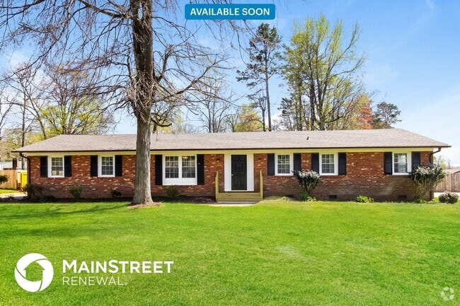 Building Photo - 2628 White Oak Dr