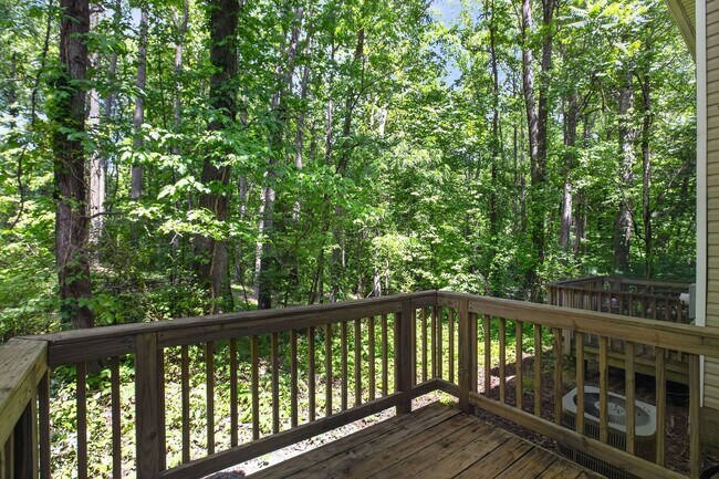 Building Photo - 3 Bedroom Townhouse King George