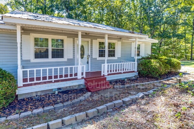 Building Photo - 5580 Hargrove Rd