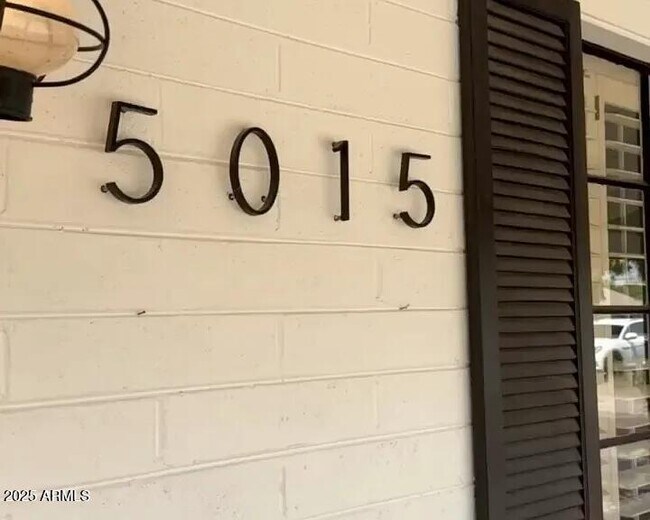Foto del edificio - 5015 E Yale St