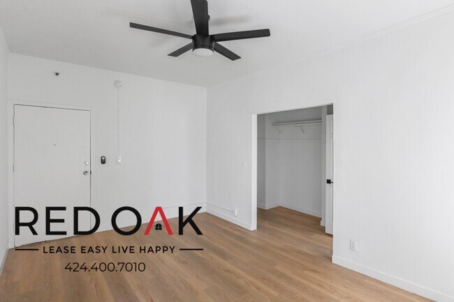 Building Photo - Gorgeous Remodeled Studio With Stainless S...