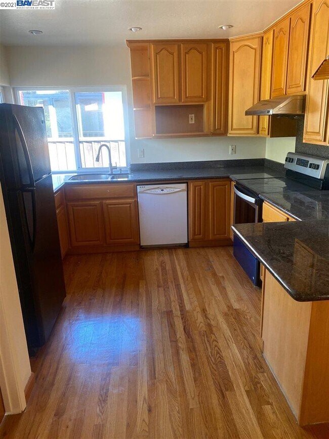 Foto del edificio - 5863 Tompkins Dr