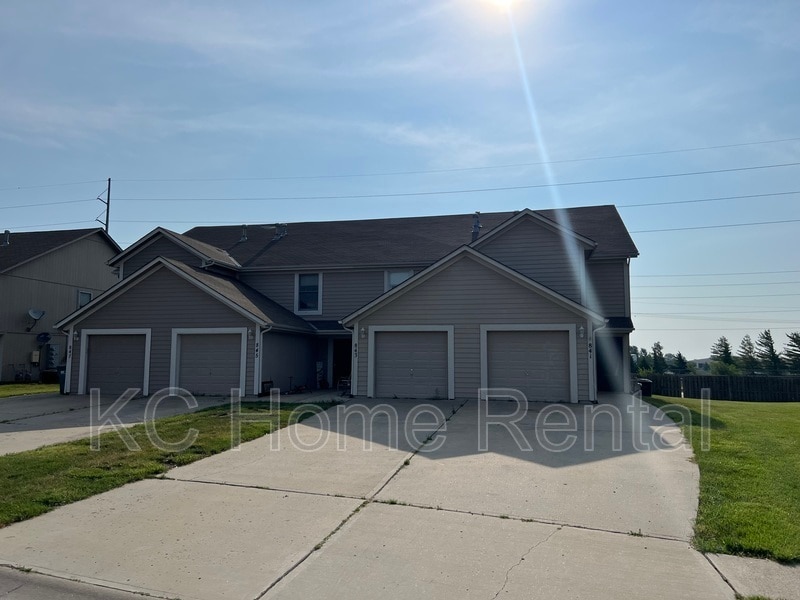 841 167th Ct, Gardner, KS 66030 Townhouse for Rent in Gardner, KS