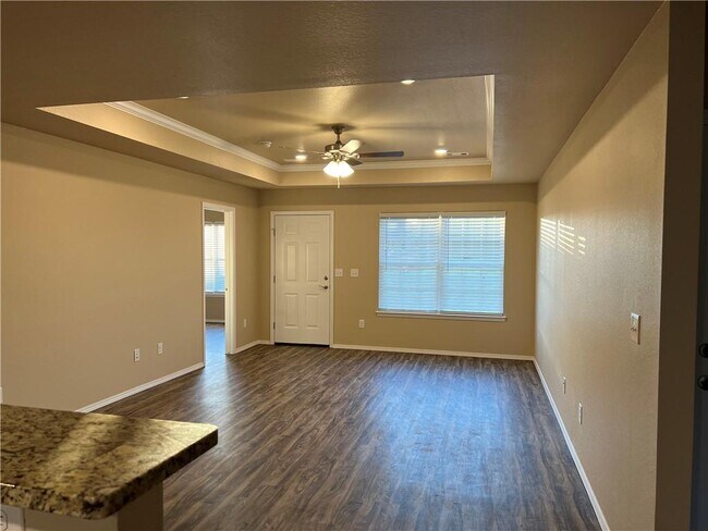 Building Photo - 801 Saddlebrook St