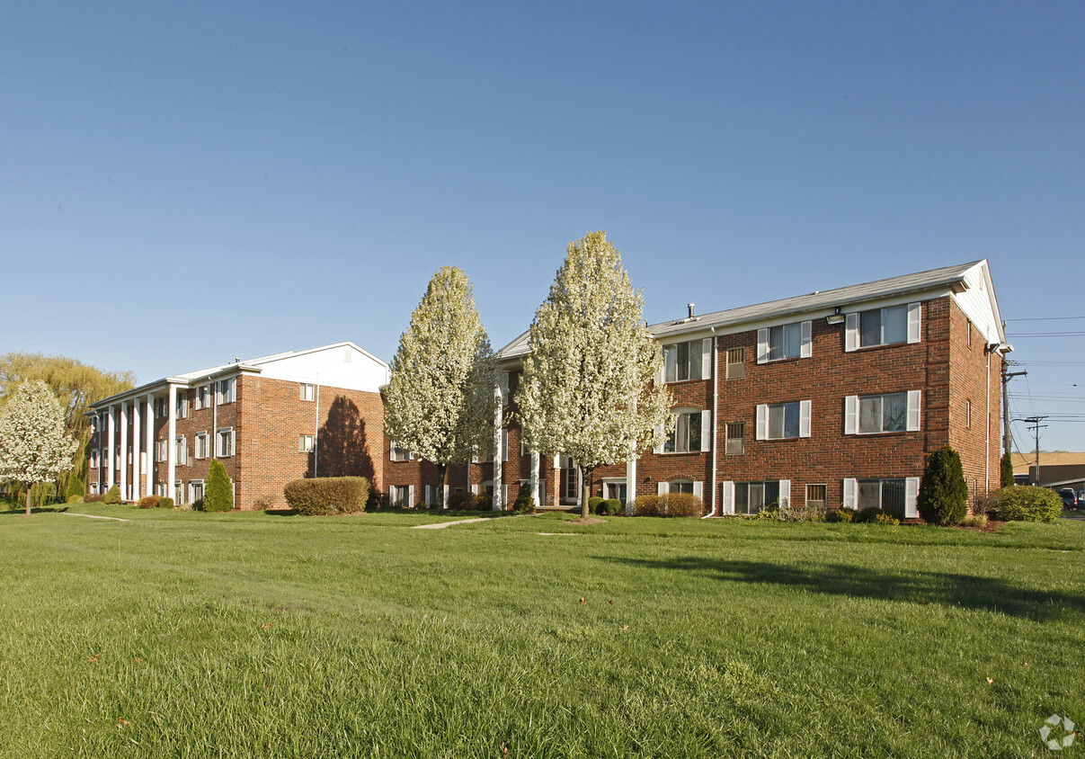 Barrington Apartments In Romulus Michigan