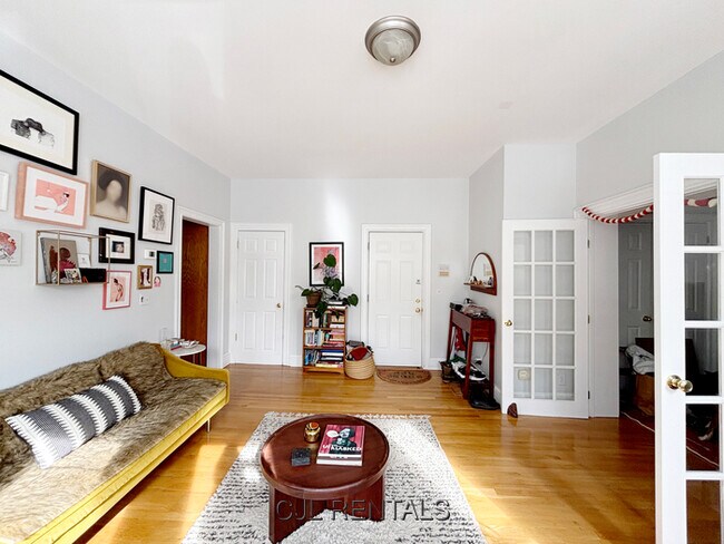 Photo - 2 Lee St Apartment