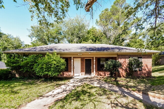 Building Photo - 320 Freeport Dr