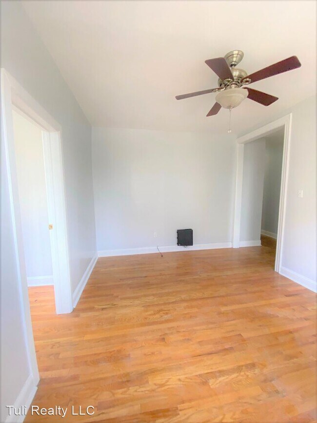 Building Photo - 3 br, 1 bath Apartment - 4536 Park Avenue ...