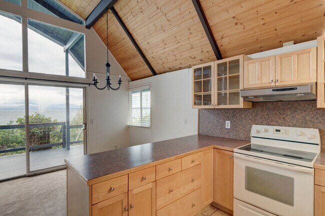 Foto del edificio - 2 Bedroom + Loft Cottage with Puget Sound ...