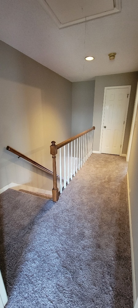 Building Photo - Spacious Townhome