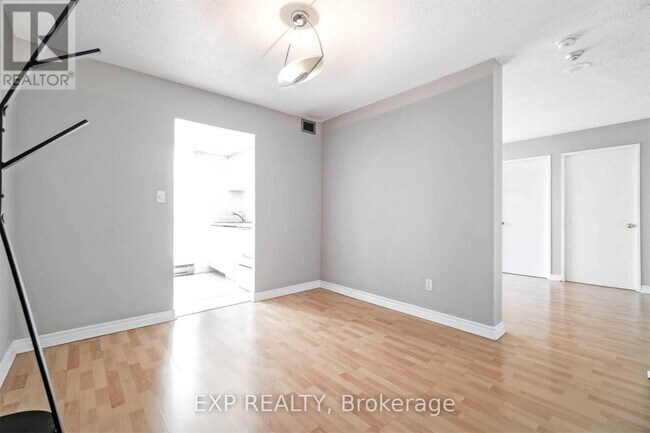 Photo du bâtiment - 145-145 Hillcrest Ave
