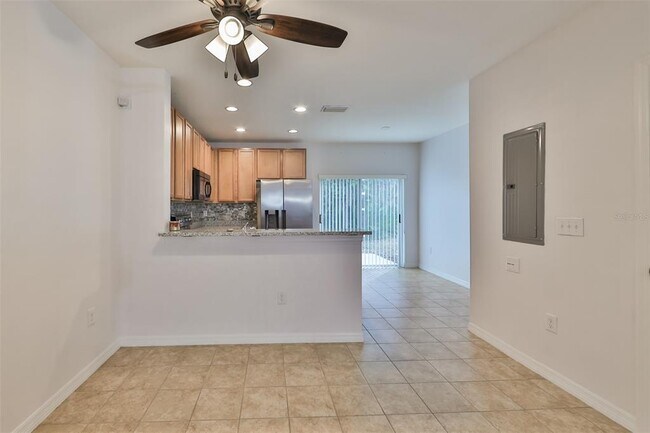 Building Photo - 15812 Fishhawk View Dr