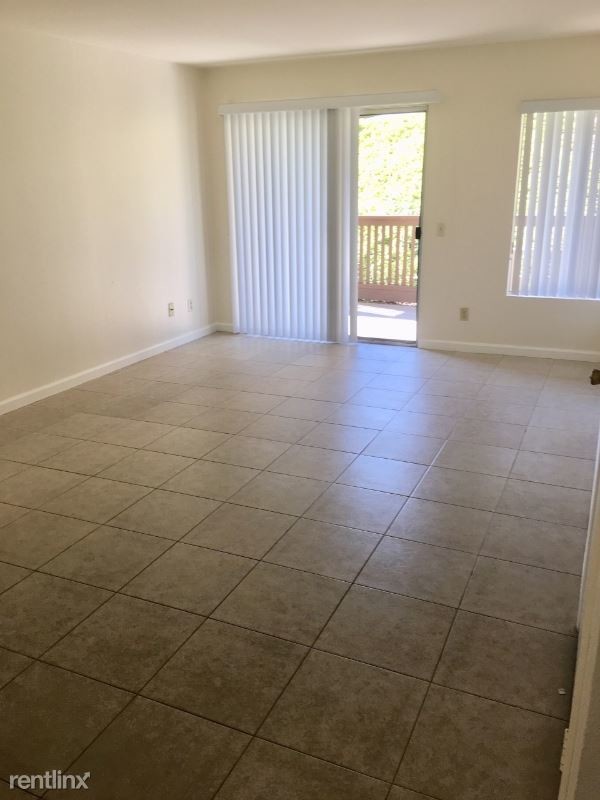 Foto del edificio - 675 S Rancho Santa Fe Rd