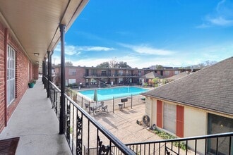 Building Photo - 11550 Chimney Rock Rd