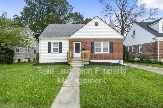 Photo - 864 Meadow Ln House